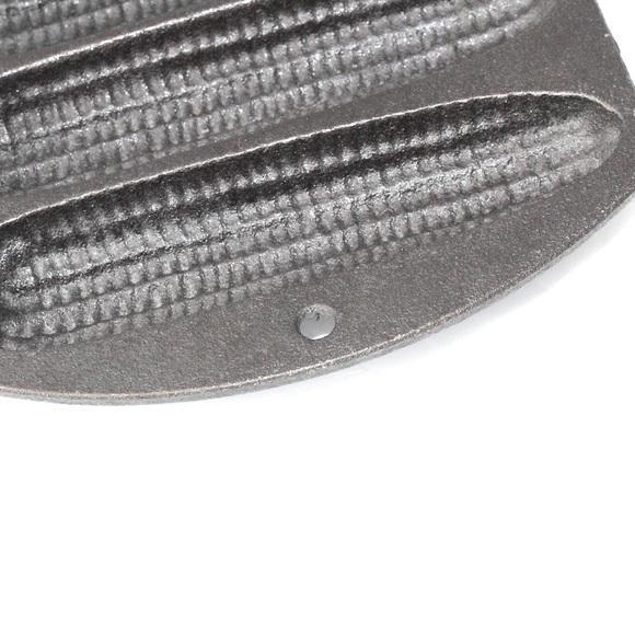 Vintage Lodge Cast Iron Cornbread Pan Cornstick Mold Made in USA Model 27C2 - Picture 4 of 7